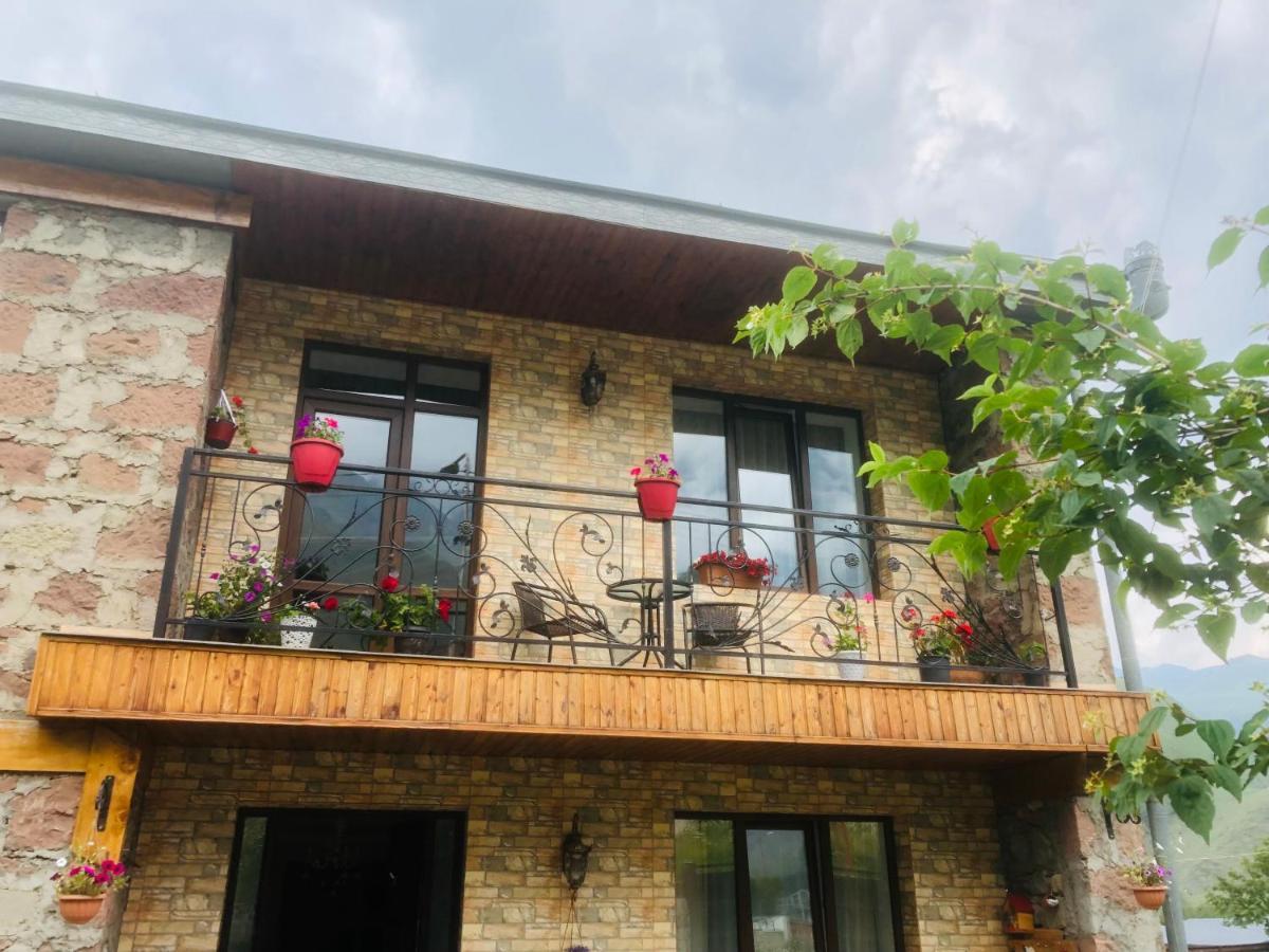 Ia'S Guest House Kazbegi Eksteriør bilde