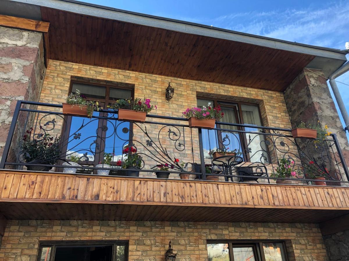 Ia'S Guest House Kazbegi Eksteriør bilde