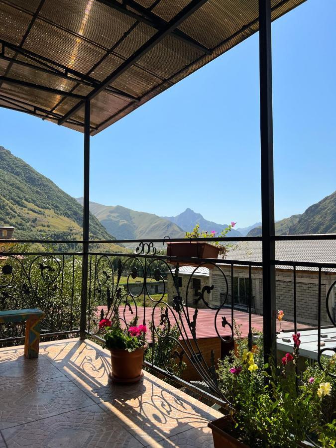 Ia'S Guest House Kazbegi Eksteriør bilde