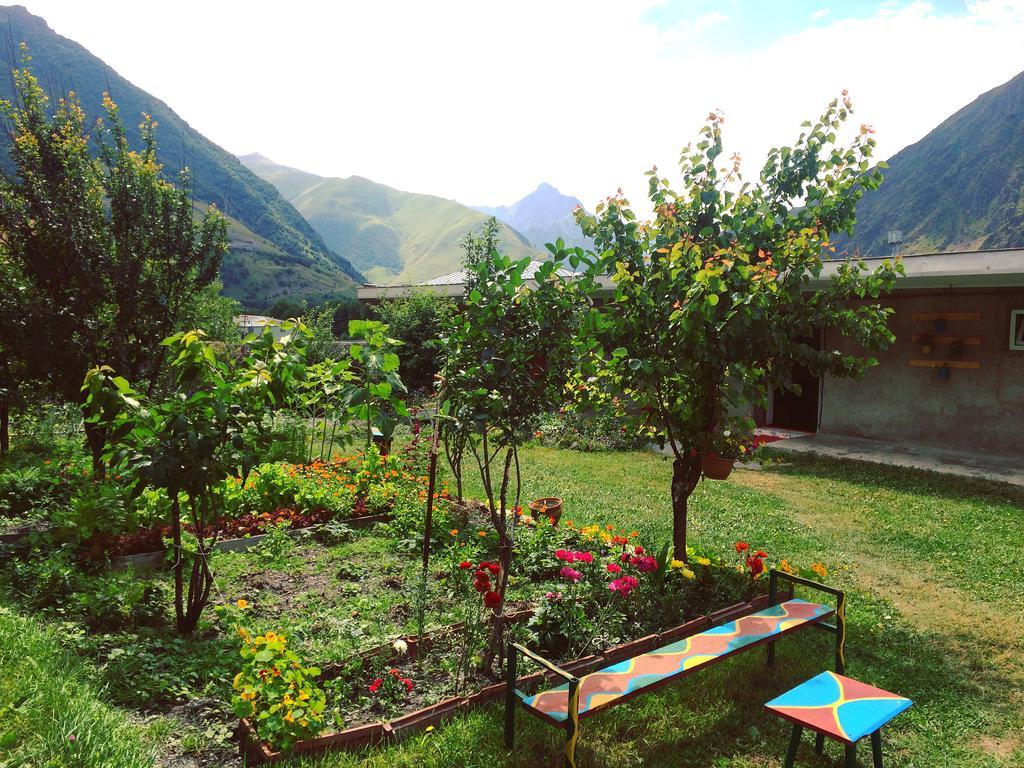 Ia'S Guest House Kazbegi Eksteriør bilde