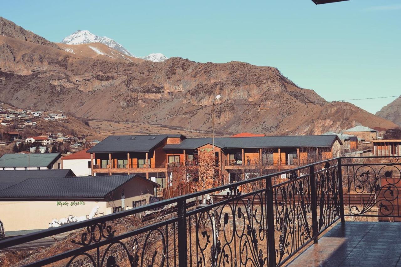 Ia'S Guest House Kazbegi Eksteriør bilde
